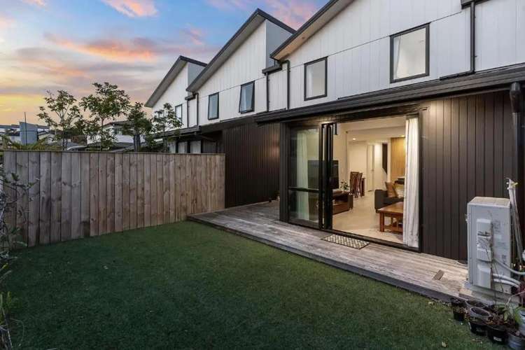 29 Lewis Road 10694_1