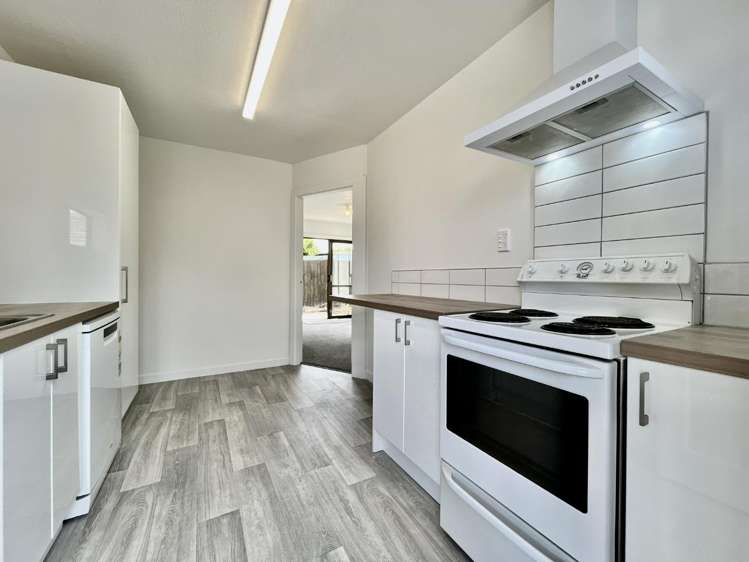 2/11 Burns Street 1551_1