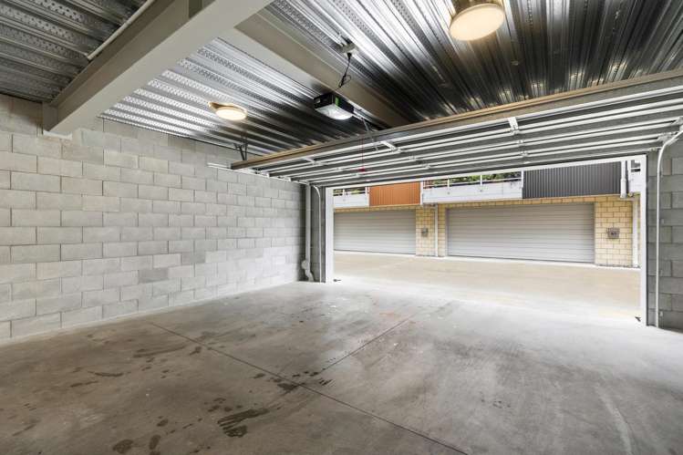 4/9 Vialou Street Hamilton Central_9