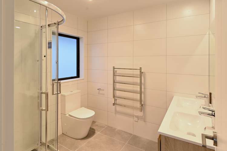 4 Ropata Avenue Point England_13