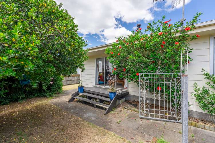 6 Colenso Place Otaki Beach_14