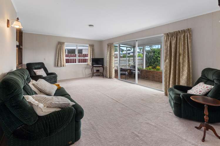 15 Windsor Avenue Te Kamo_13