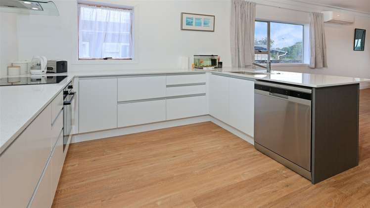 1/9 Clayburn Road Glen Eden_4