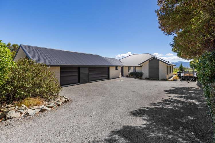 56 Fairbourne Drive Fairhall_23