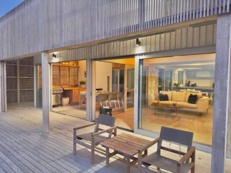 16 Bothamley Lane Titahi Bay_22