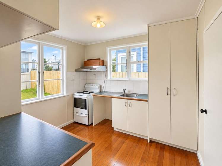 52 Freeland Ave Mount Roskill_5