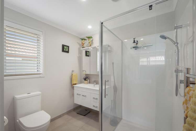 5 Gleneagles Drive Aongatete_15