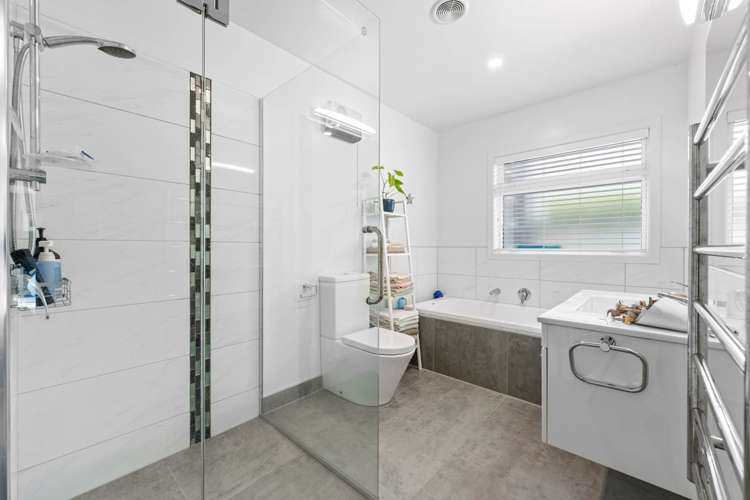 6 Orchard Terrace Riverhead_19