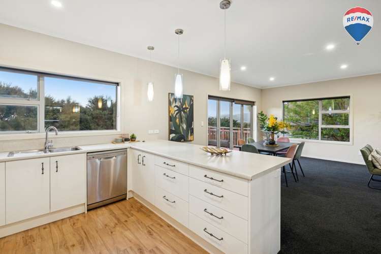 137 Endeavour Drive Whitby_9