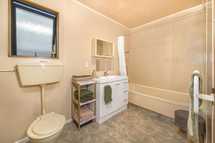 18 Palmer Place Taieri Mouth_11