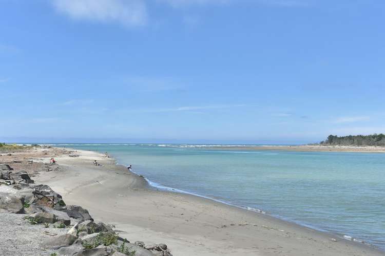 77 Dunns Avenue The Pines Beach_23