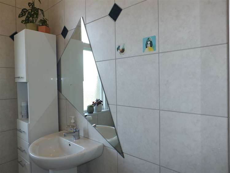 11 Kitchener Square Highfield_11