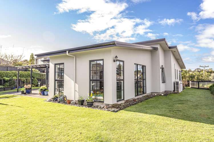 8 Lithgow Drive_0
