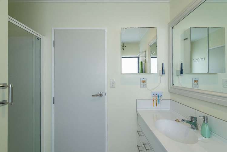 85 Queens Road Waikanae Beach_16