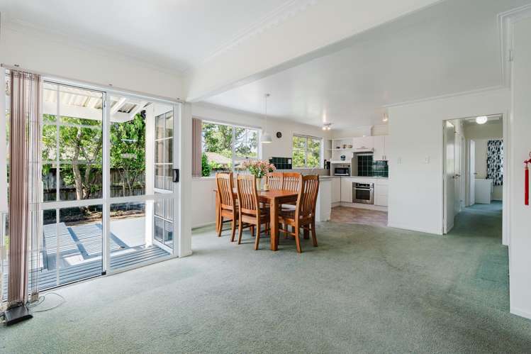 17 Sandalwood Drive Dinsdale_4