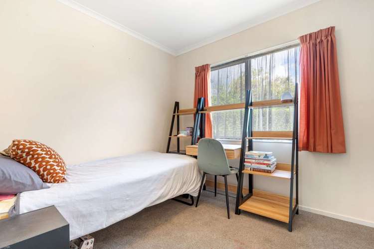 9a Robinson Avenue Holdens Bay_13