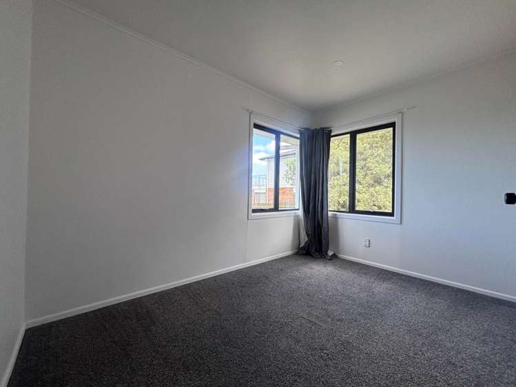 1 Ayrton Street Te Atatu South_9