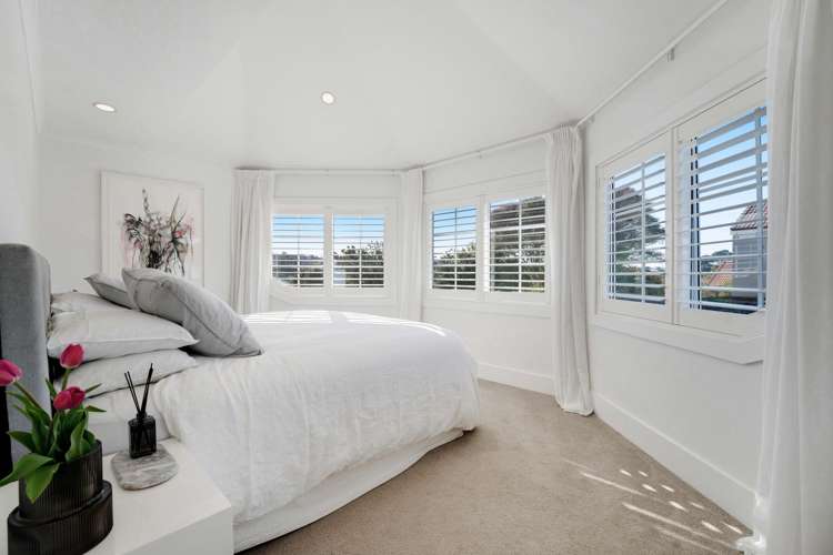 1 Almond Grove Greenhithe_14