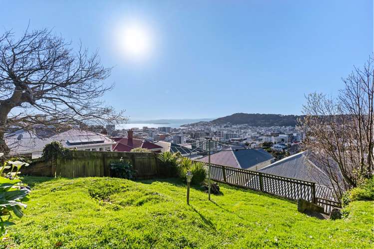 3 Maarama Crescent Aro Valley_11