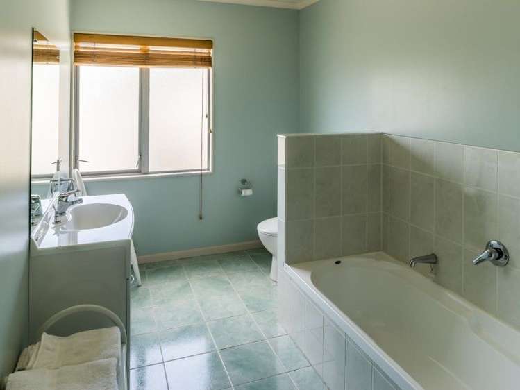 5 Whitianga View Paremata_13