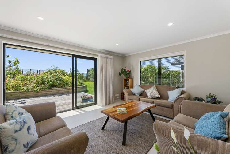 6 Karearea Drive Coastlands_7