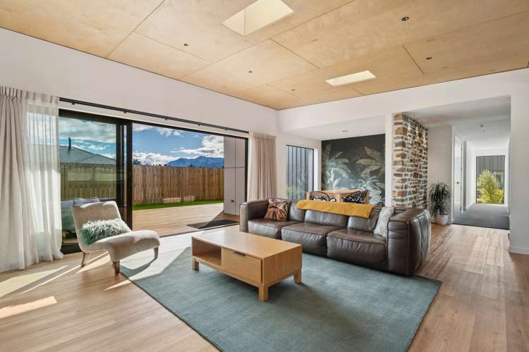 8 Pounamu Avenue Albert Town_6