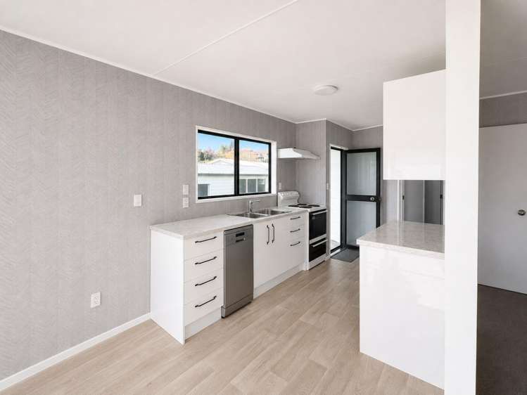 46 Aquarius Drive 11056_1