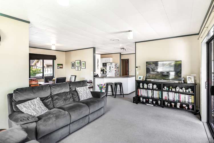 14 Oregon Crescent Glenview_9