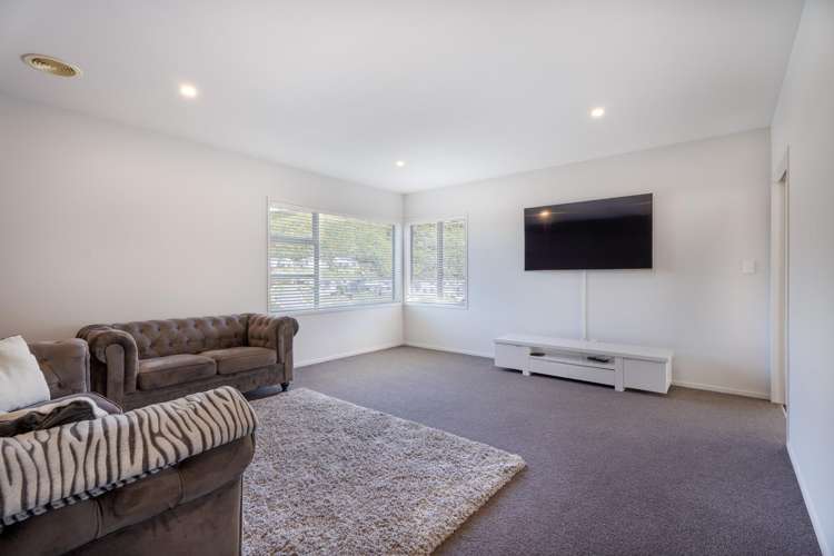 10 Crompton Avenue Churton Park_12