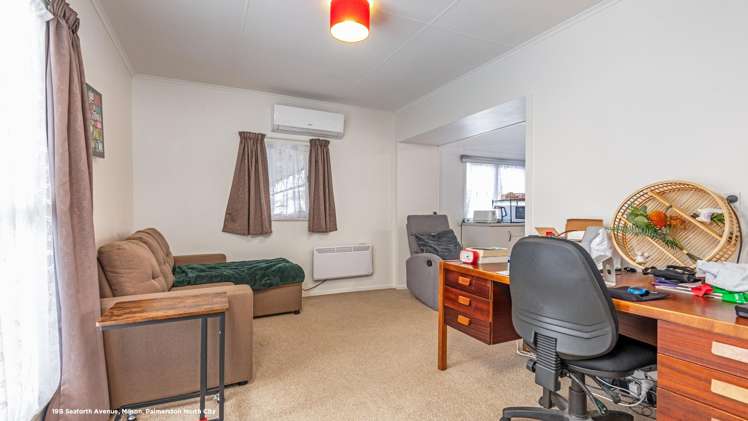 19 Seaforth Avenue Milson_11