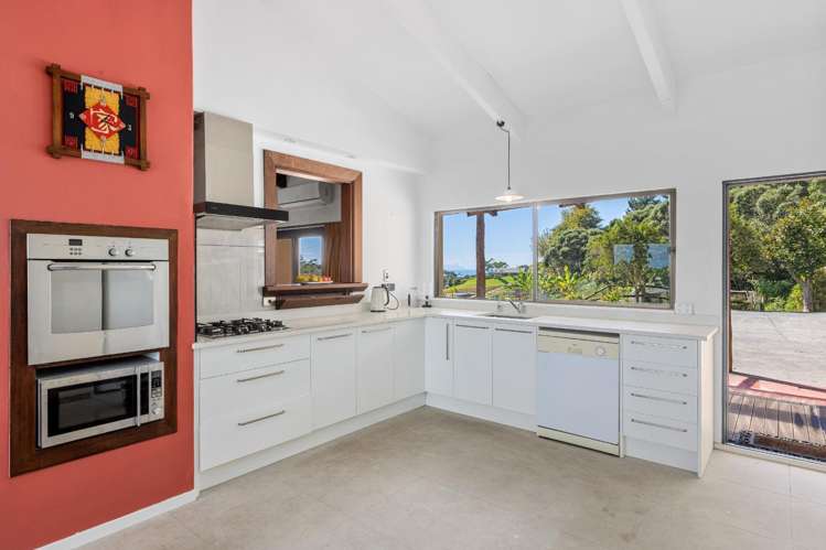 90 Cedar Terrace Stanmore Bay_13