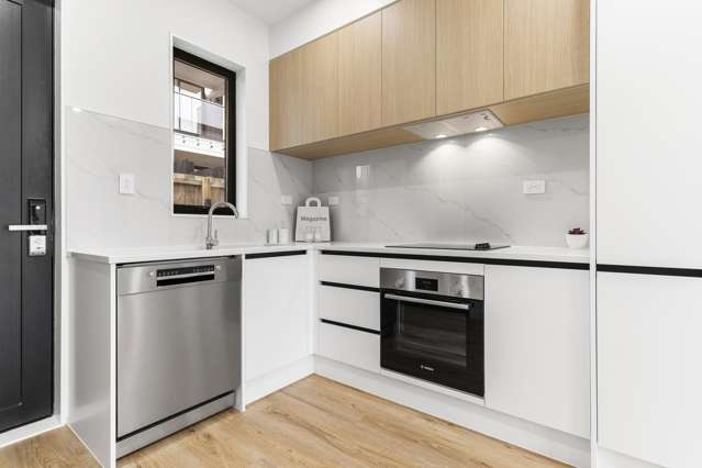 4/2 Kereru Street Henderson_2