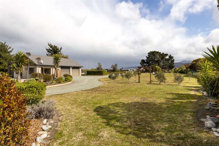 19 Ocean View Crescent Rarangi_21