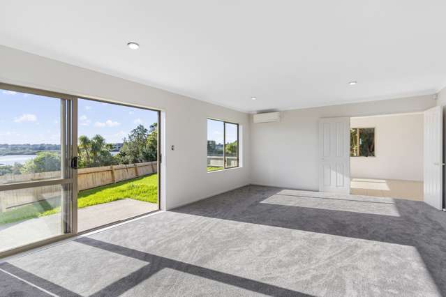 6 Brechin Place Wattle Downs_4