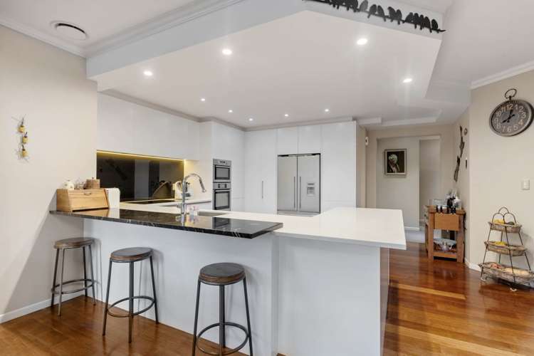 16 Lynwood Grove Dairy Flat_11