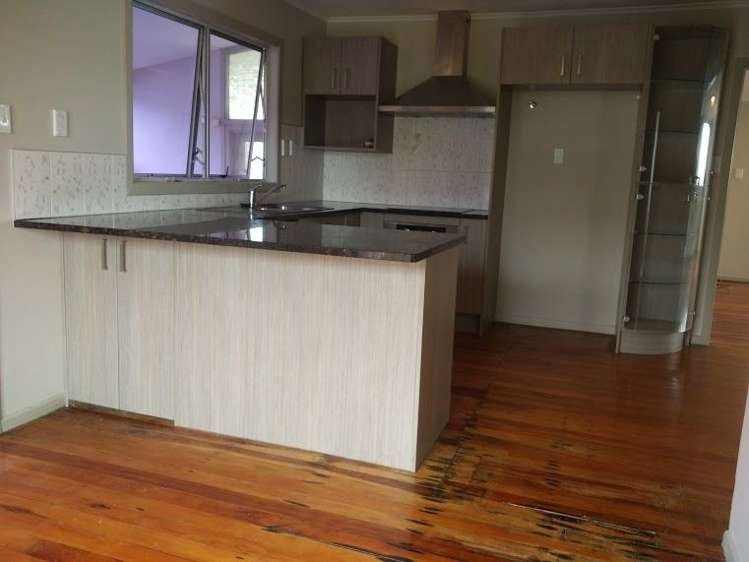 99 Vodanovich Road Te Atatu South_11