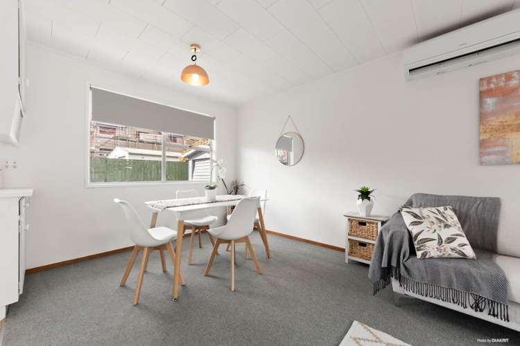 2/12a Yeovil Road Te Atatu Peninsula_7