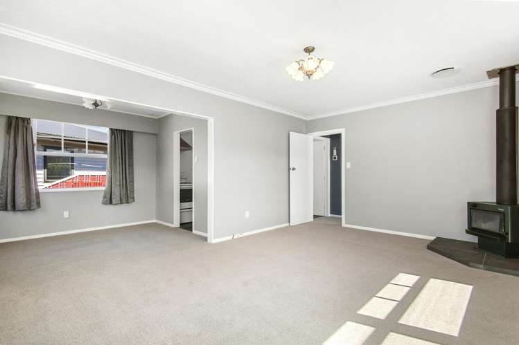 37 Momona Street Wainuiomata_5