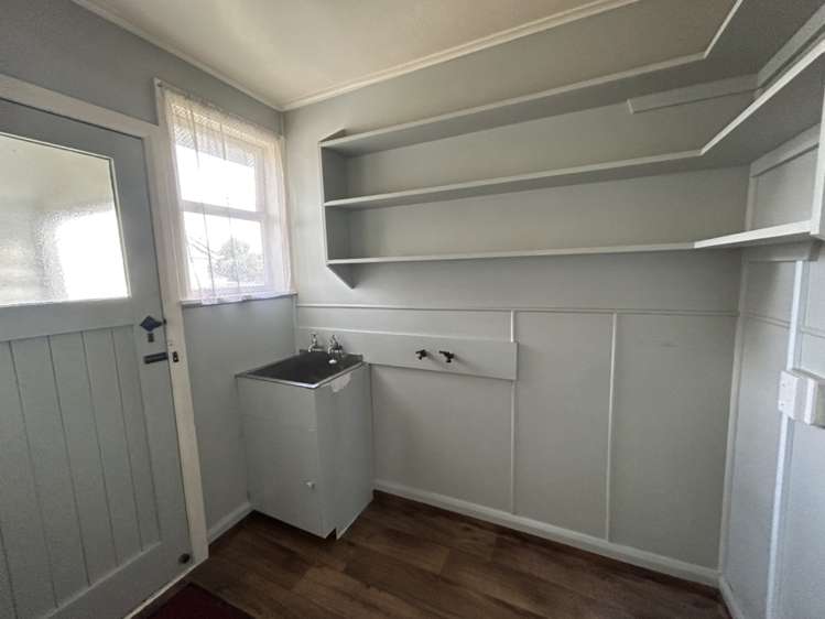 54 Devon Crescent Bulls_8