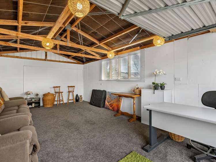 17 Larch Crescent Alexandra_33