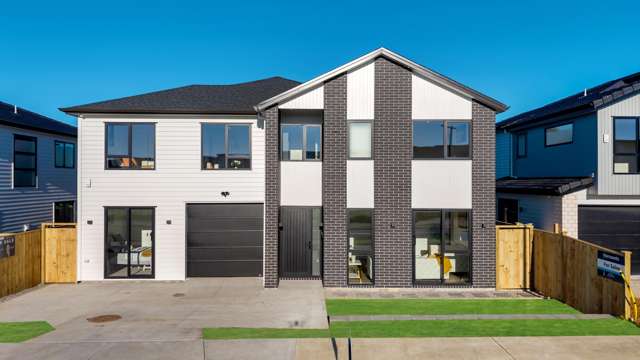 Multi-generational Living with Golf Course Vistas