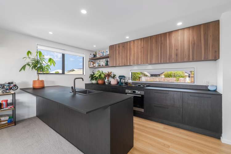 6 Youngston Lane Woolston_6