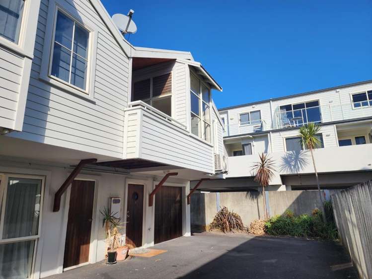 8/34 Maunganui Road_0