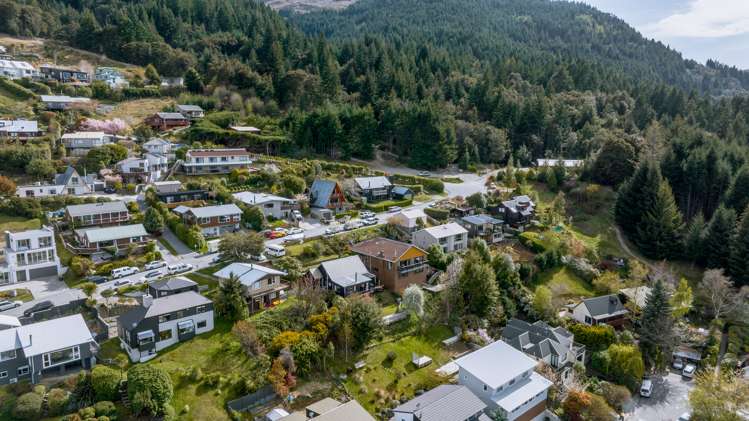 71 Wynyard Crescent Fernhill/Sunshine Bay_21