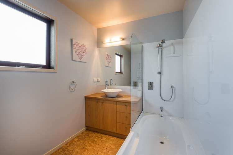 136 Capell Avenue Lake Hawea_10