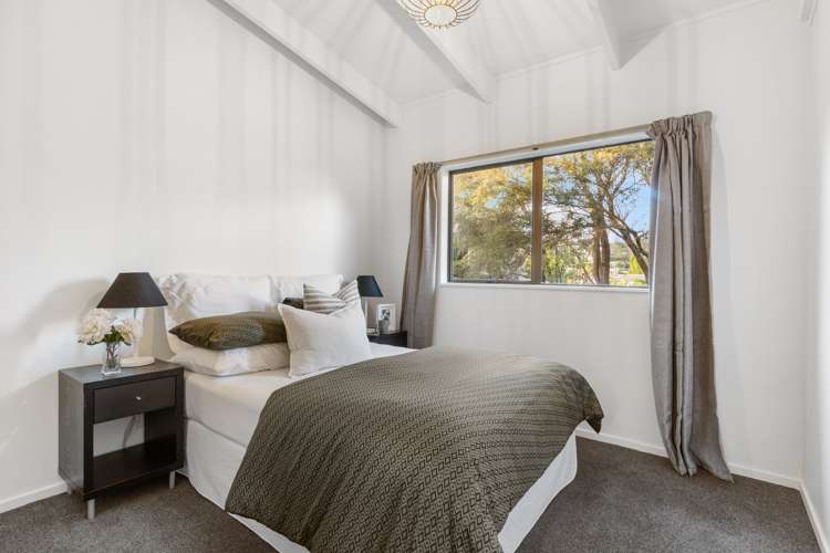 26 Meadowvale Rise Titirangi_11