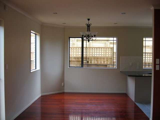 17a Hayr Road Three Kings_4