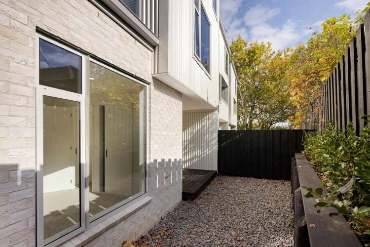 3/2 Woodstock Road Fairfield_17