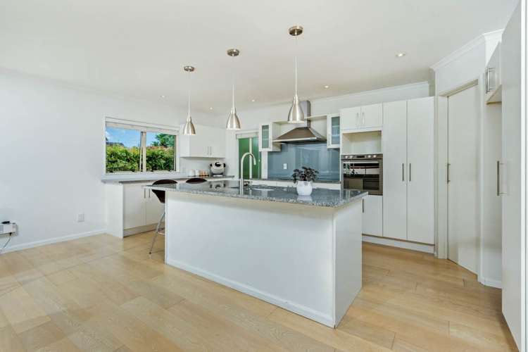 18 Saint Clair Place Browns Bay_12