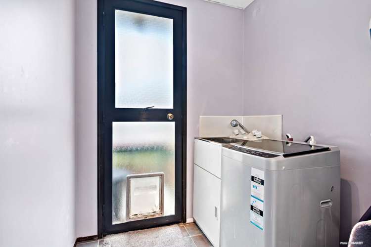 2/668 Beach Road Browns Bay_17